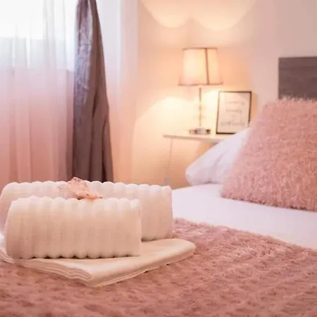 Una Apartment