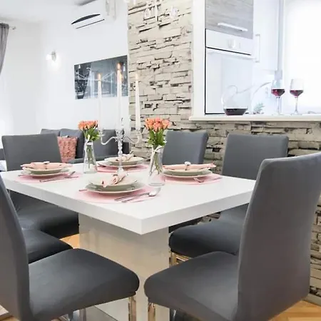 Apartment Una Makarska